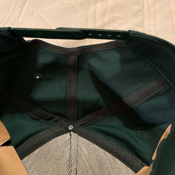 Luna hats very nice color. - Picture 5 of 6